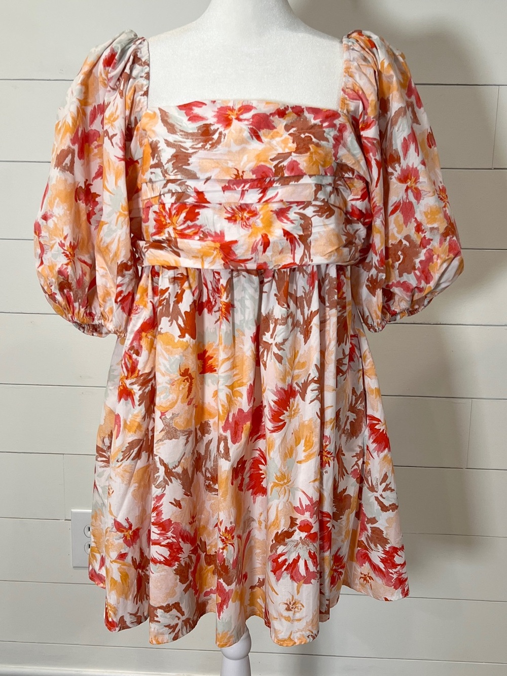 Abercrombie &Fitch Floral Puff-Sleeve Dress in Peach & Red